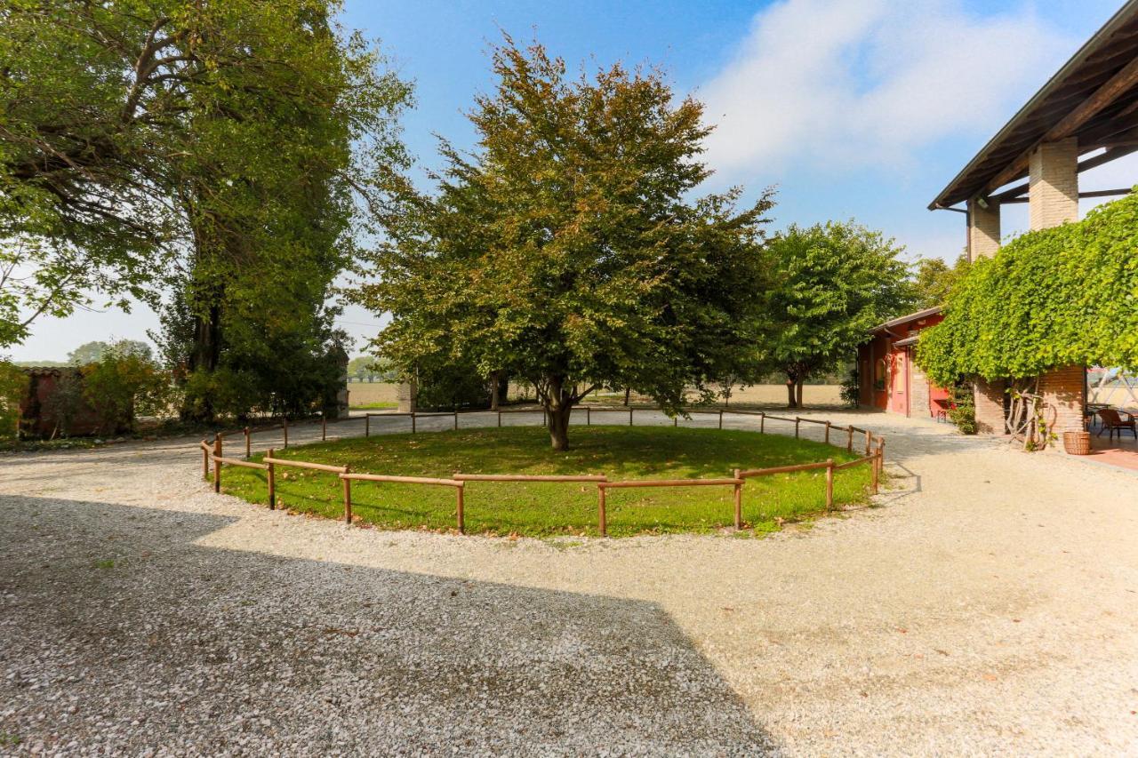 Agriturismo Le Corti Della Gualdana Voghera Exterior photo