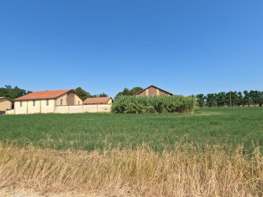 Agriturismo Le Corti Della Gualdana Voghera Exterior photo